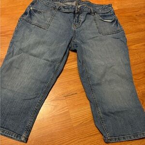 LEI Women's Cropped Blue Jeans